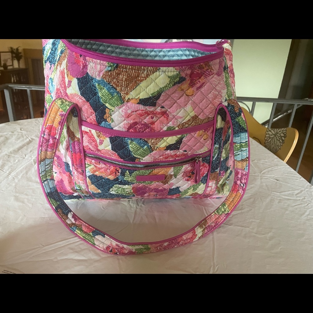 Vera Bradley large cotton super bloom floral zip closure tote